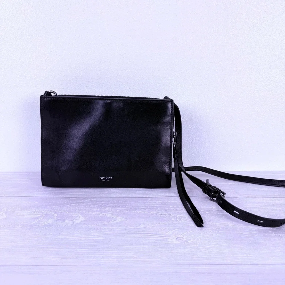 Botkier New York Warren City Small Crossbody Bag Black Leather Studded‎